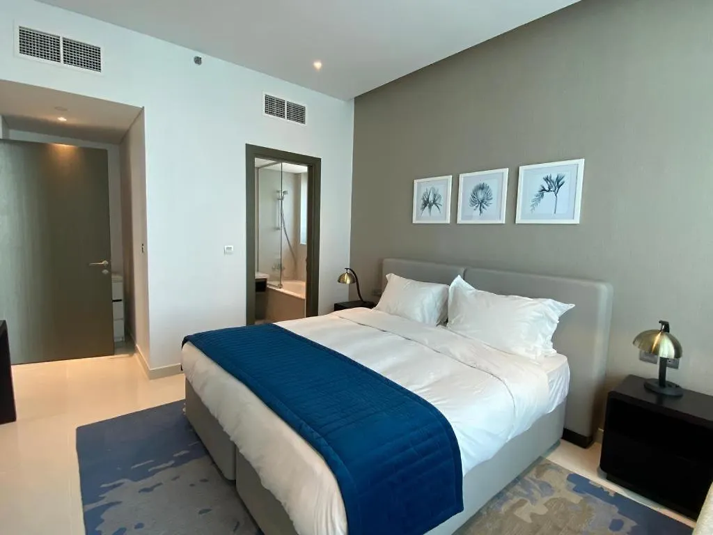 Modern Delux 1 Bed With Canal And Burj Khalifa View Apartment Dubai