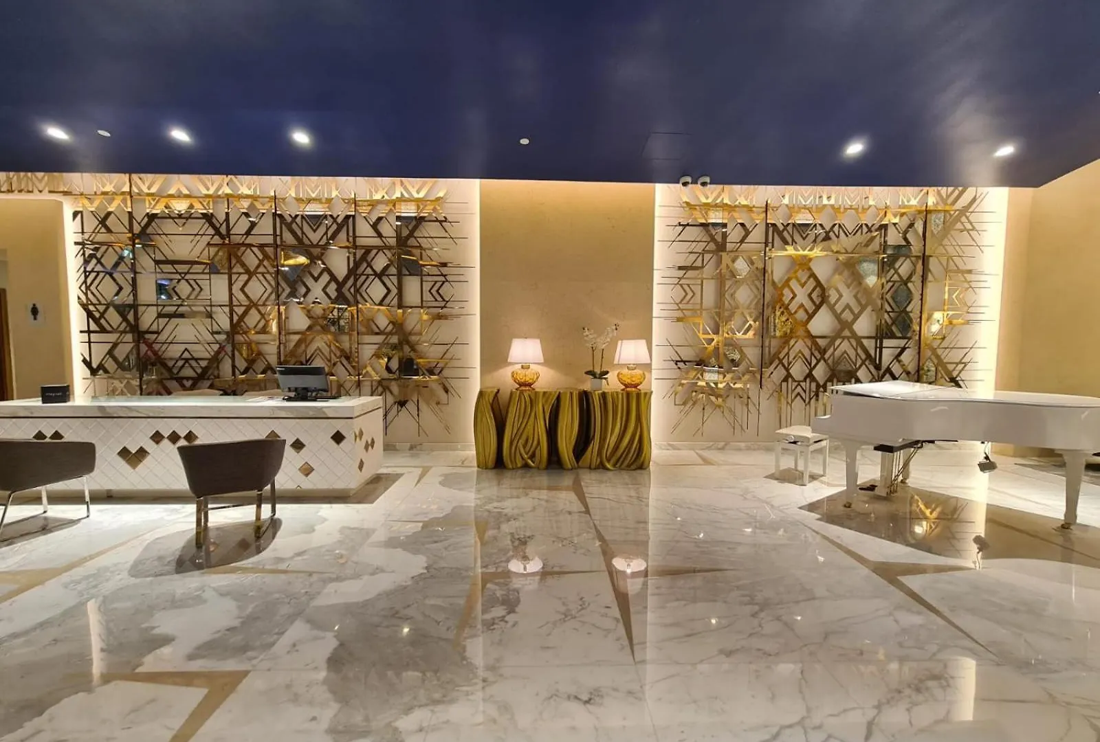 Modern Delux 1 Bed With Canal And Burj Khalifa View Apartment Dubai
