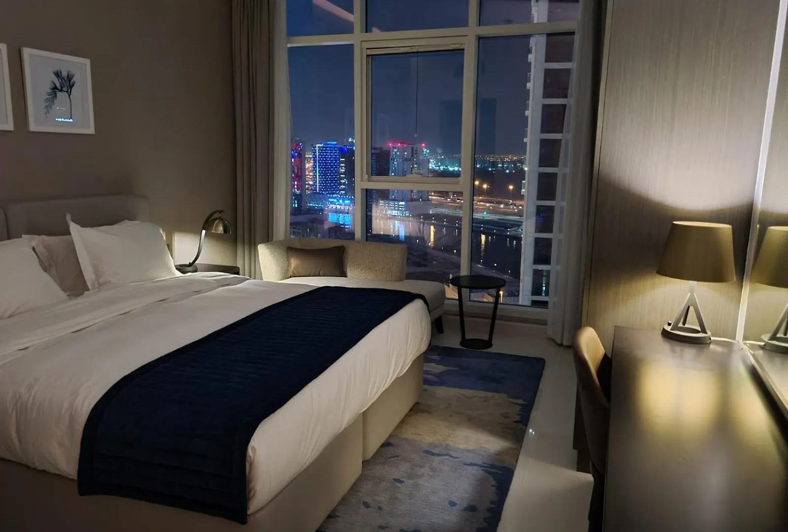 Modern Delux 1 Bed With Canal And Burj Khalifa View Apartment Dubai 0*,